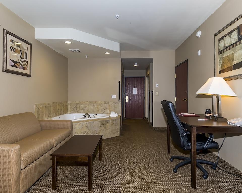 Comfort Suites Сийфорд Екстериор снимка
