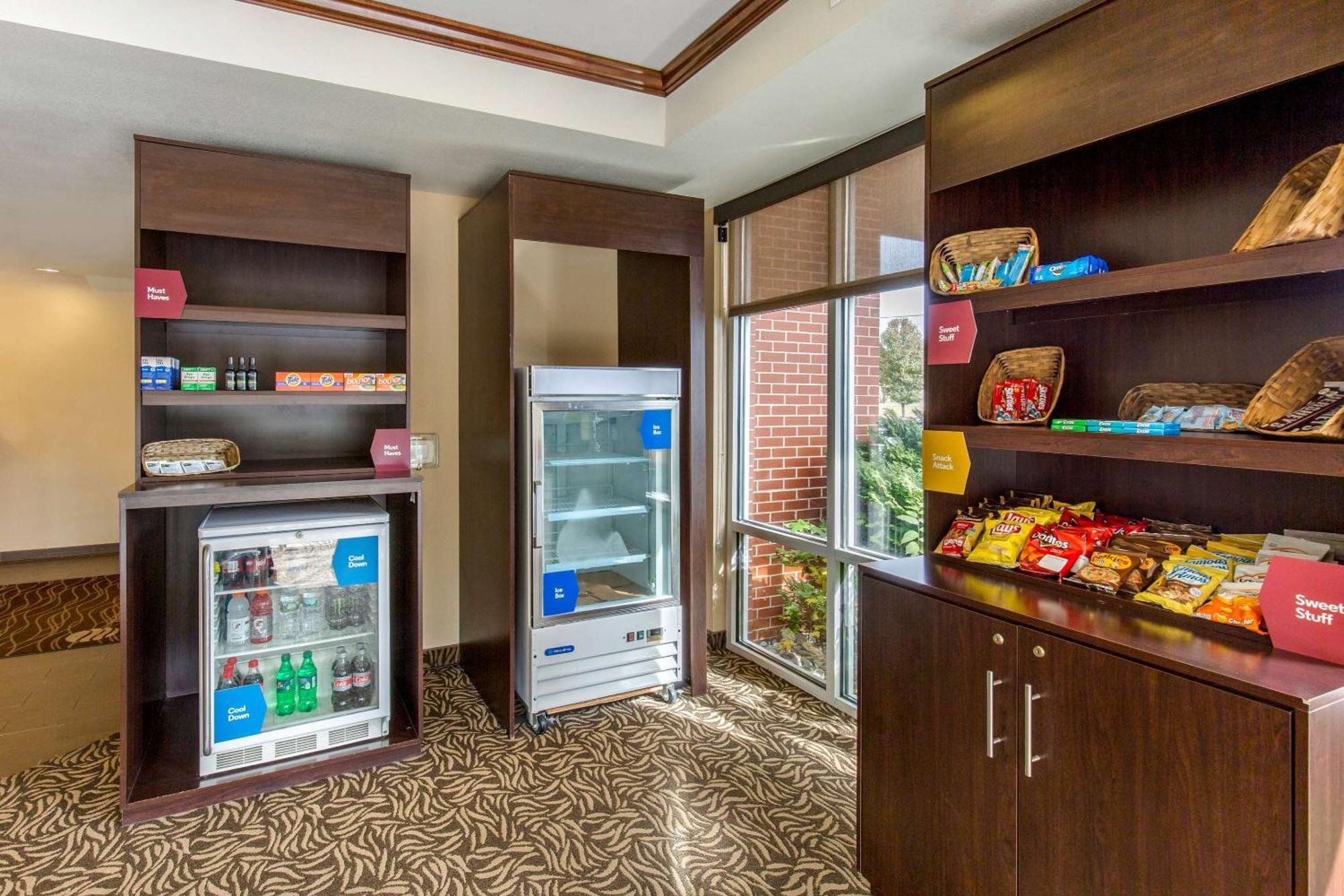 Comfort Suites Сийфорд Екстериор снимка