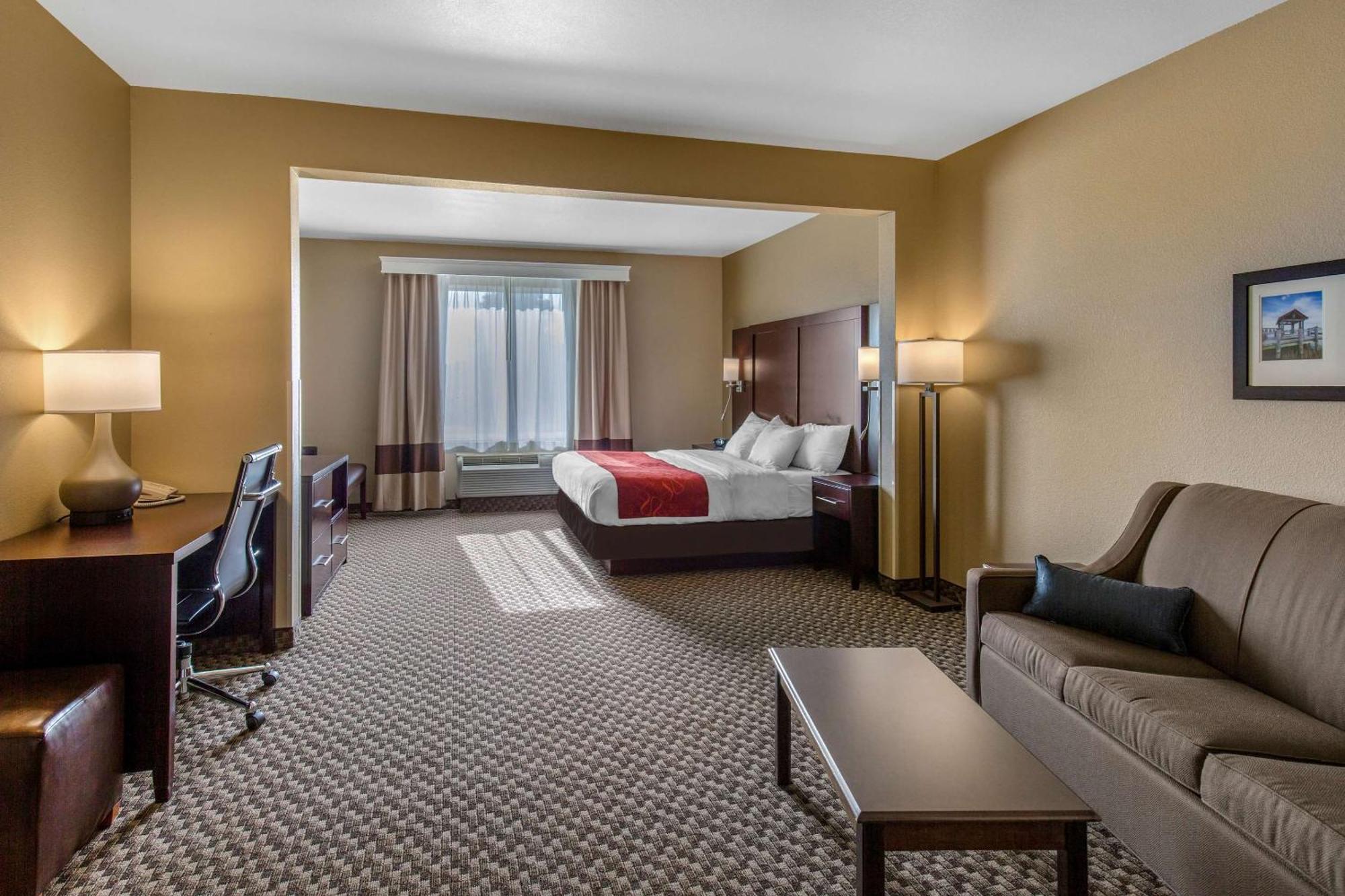 Comfort Suites Сийфорд Екстериор снимка