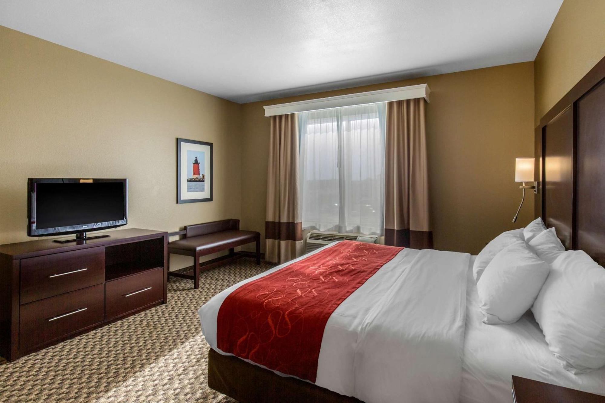 Comfort Suites Сийфорд Екстериор снимка