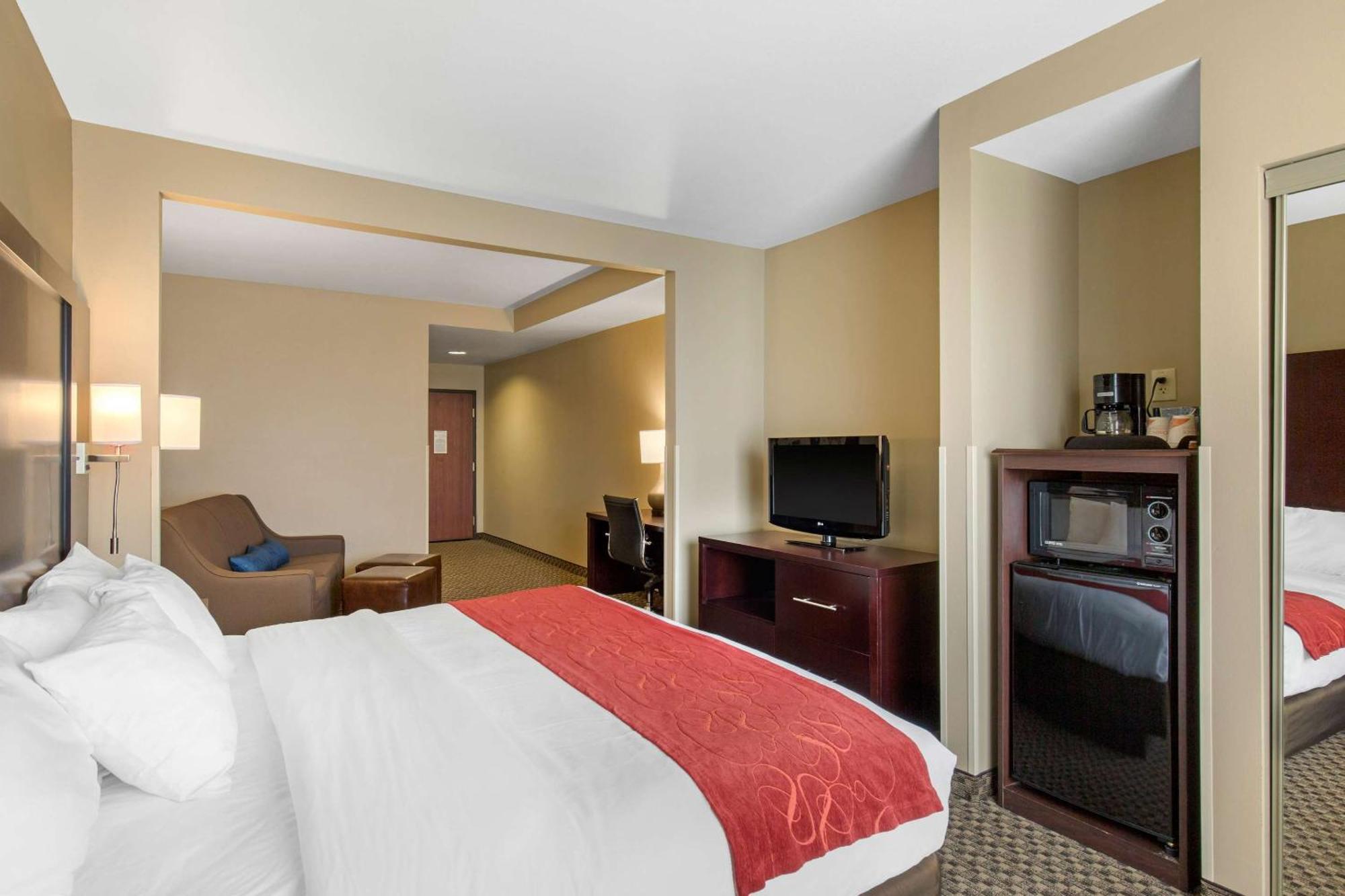 Comfort Suites Сийфорд Екстериор снимка