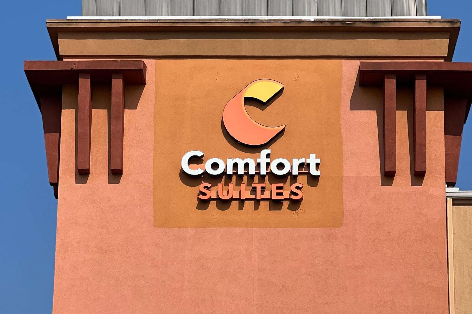 Comfort Suites Сийфорд Екстериор снимка