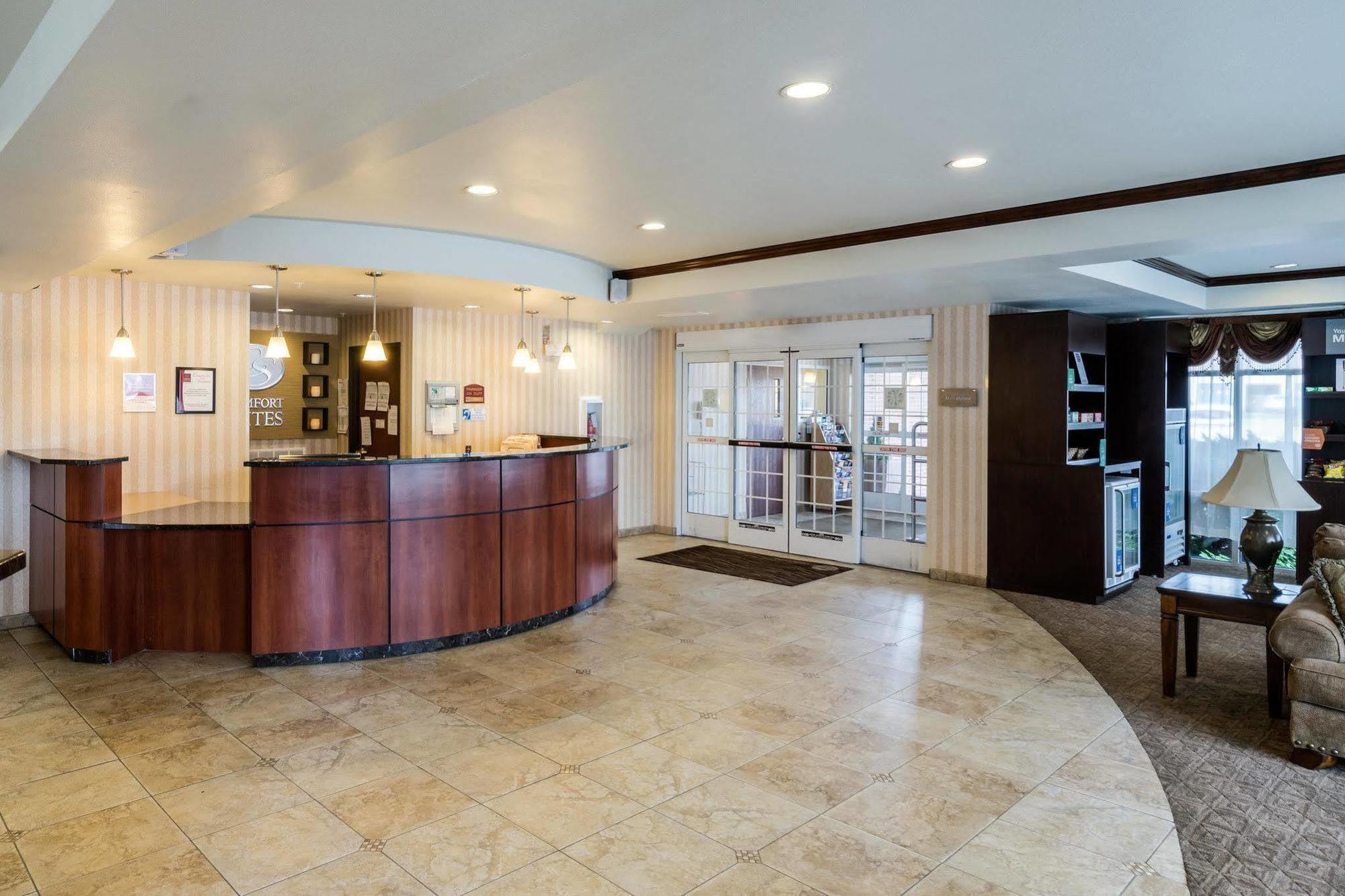 Comfort Suites Сийфорд Екстериор снимка